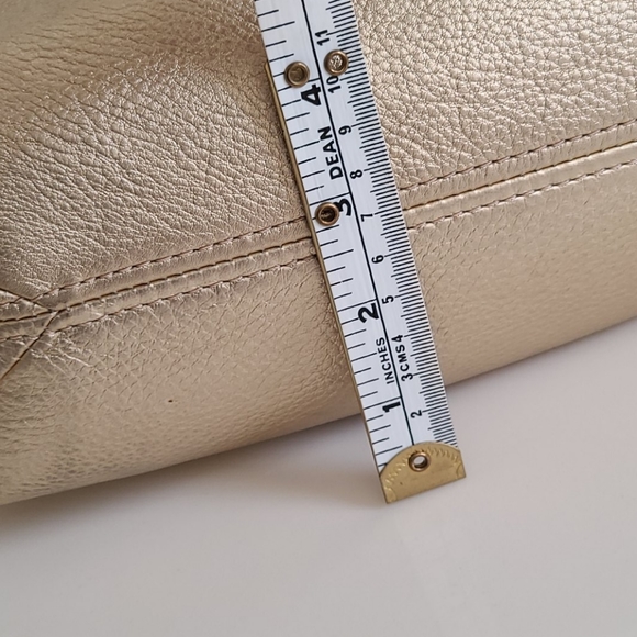 Michael Kors Tote Bag - Picture 15 of 17